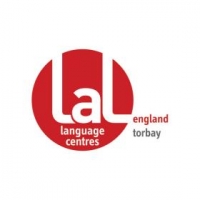 Economical English courses in the UK with trainee teachers